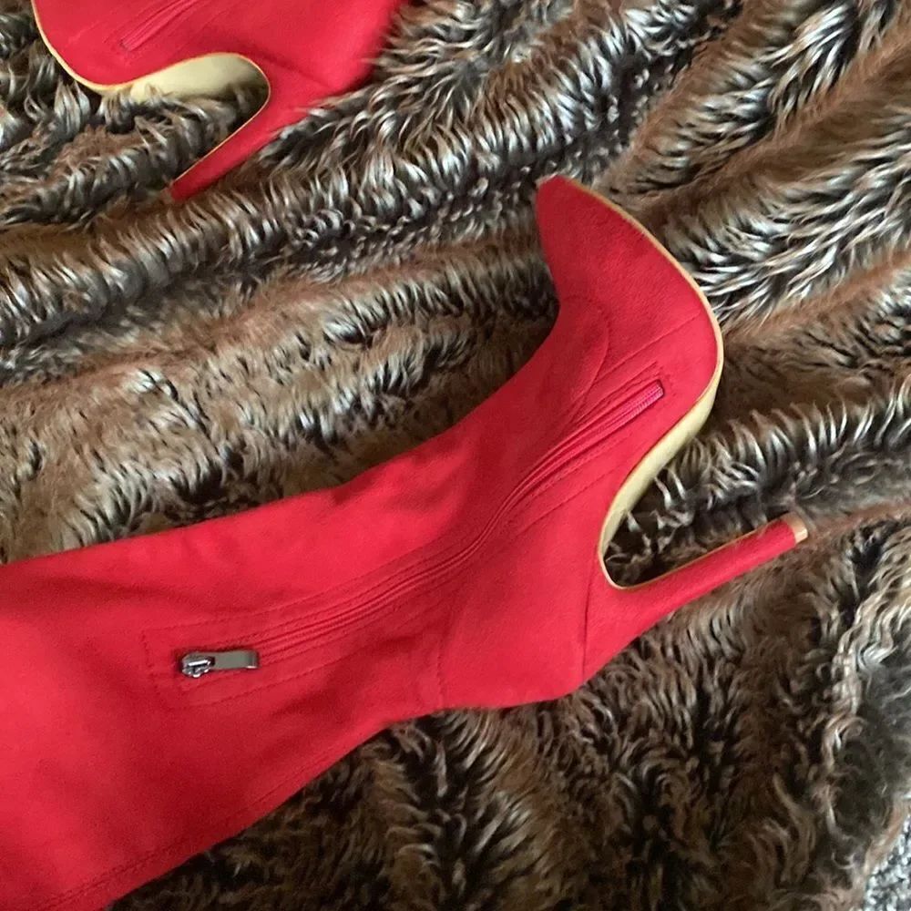 Sexy Red Velvet Boots womans 7 🔥 - Picture 4 of 7